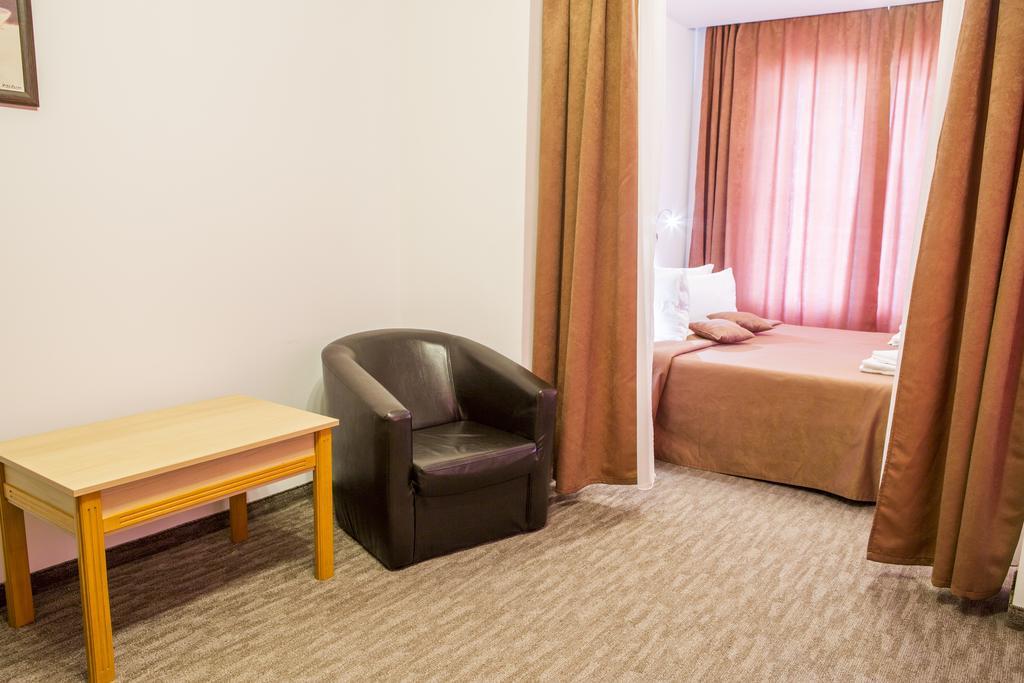 Motel Darina Ungheni  Eksteriør billede