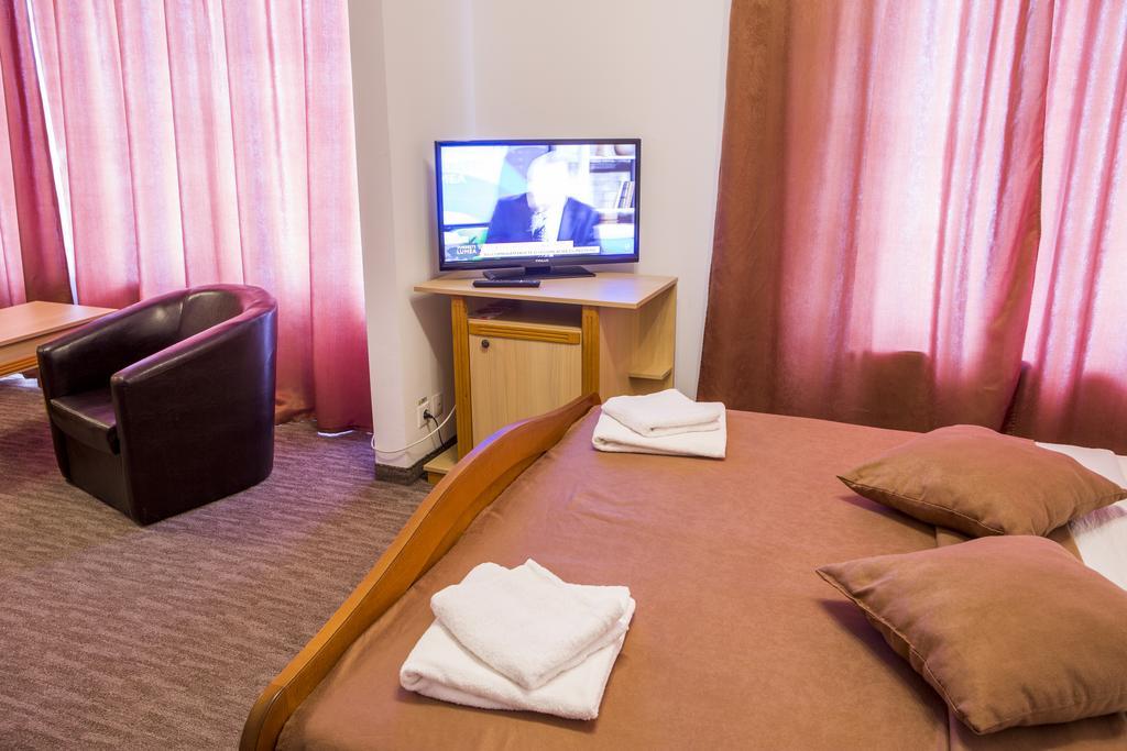 Motel Darina Ungheni  Eksteriør billede