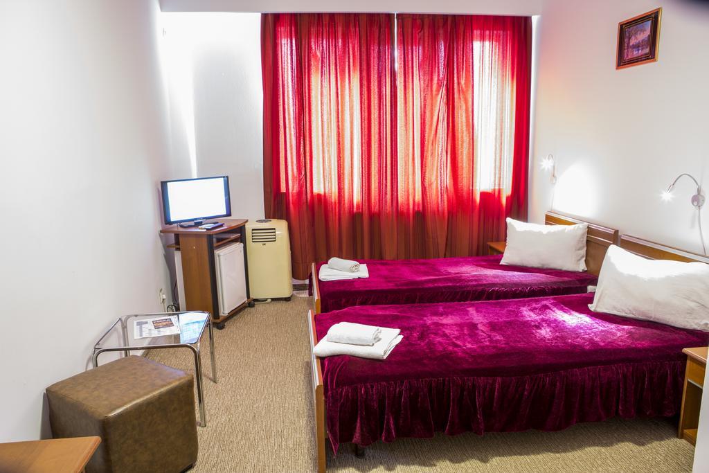 Motel Darina Ungheni  Eksteriør billede